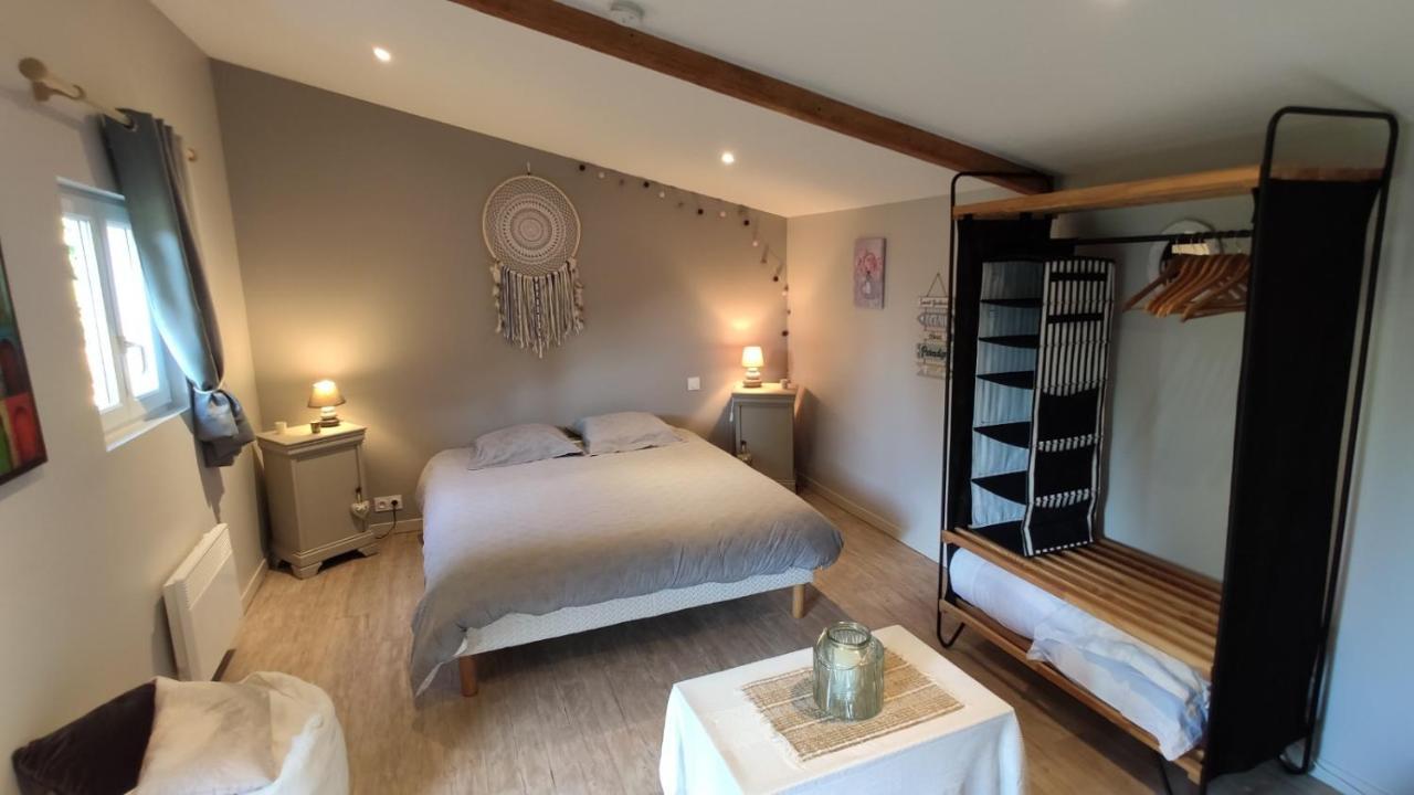 Domaine De L'Hotel Au Franc Флері Екстер'єр фото