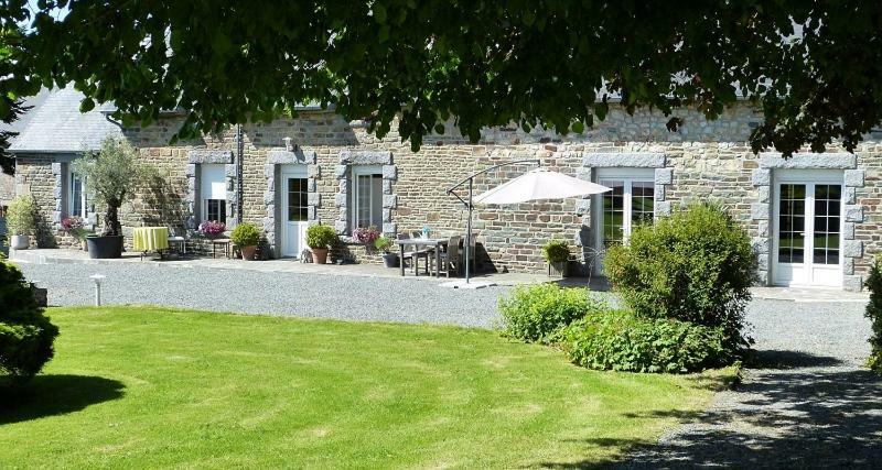 Domaine De L'Hotel Au Franc Флері Екстер'єр фото
